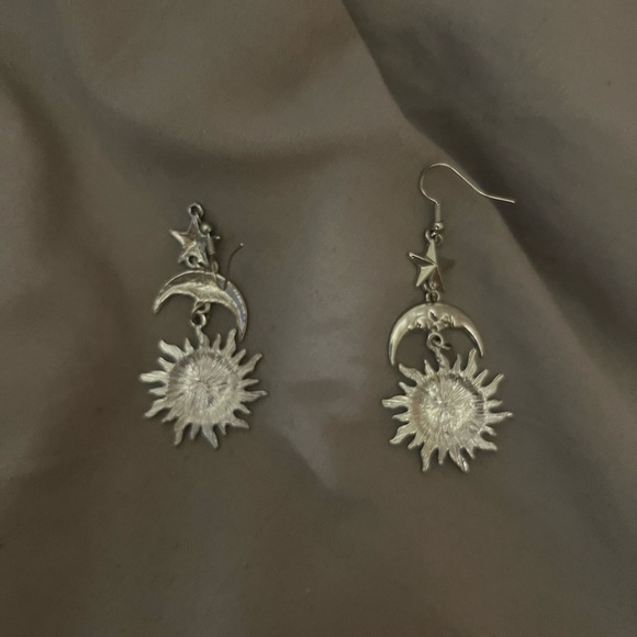 Silver Dangly Earrings with a star, moon, and sun. BRAND NEW - Picture 3 of 3